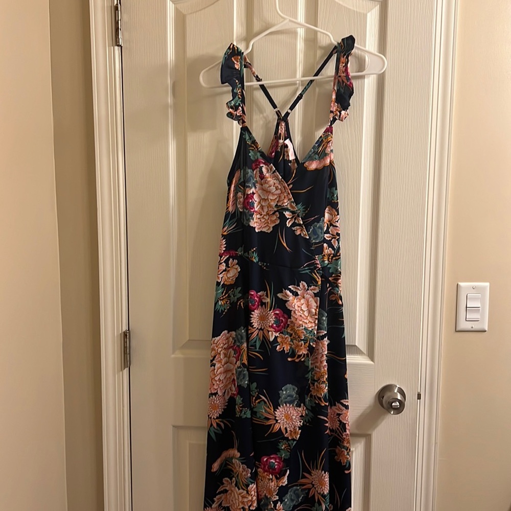 Floral navy print maxi. Straps. Tie at waist. Pink Lily. Large.